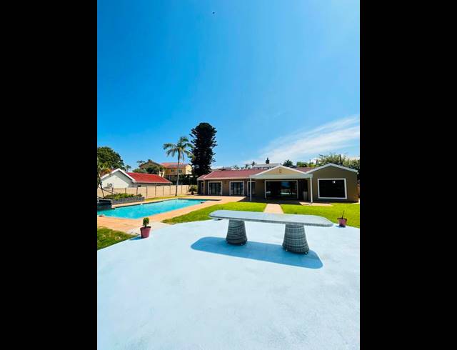 4 BEDROOM HOUSE FOR SALE IN LA LUCIA